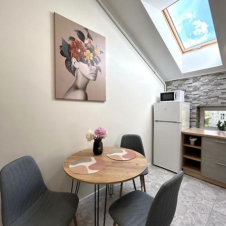 Modern Apartment, 5Mins To Rynok Square Lviv Exterior foto