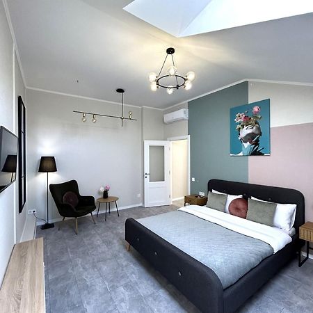 Modern Apartment, 5Mins To Rynok Square Lviv Exterior foto