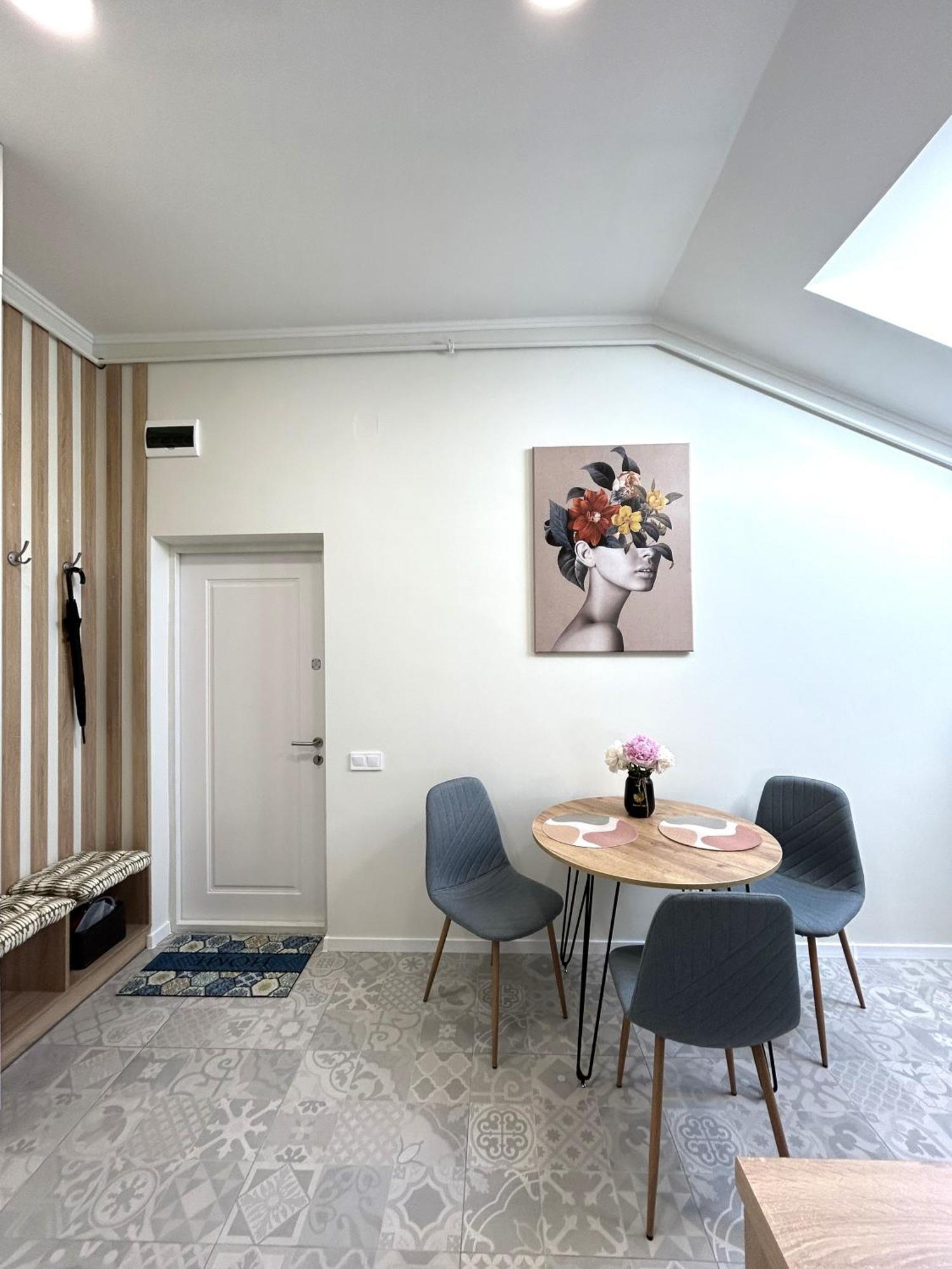 Modern Apartment, 5Mins To Rynok Square Lviv Exterior foto