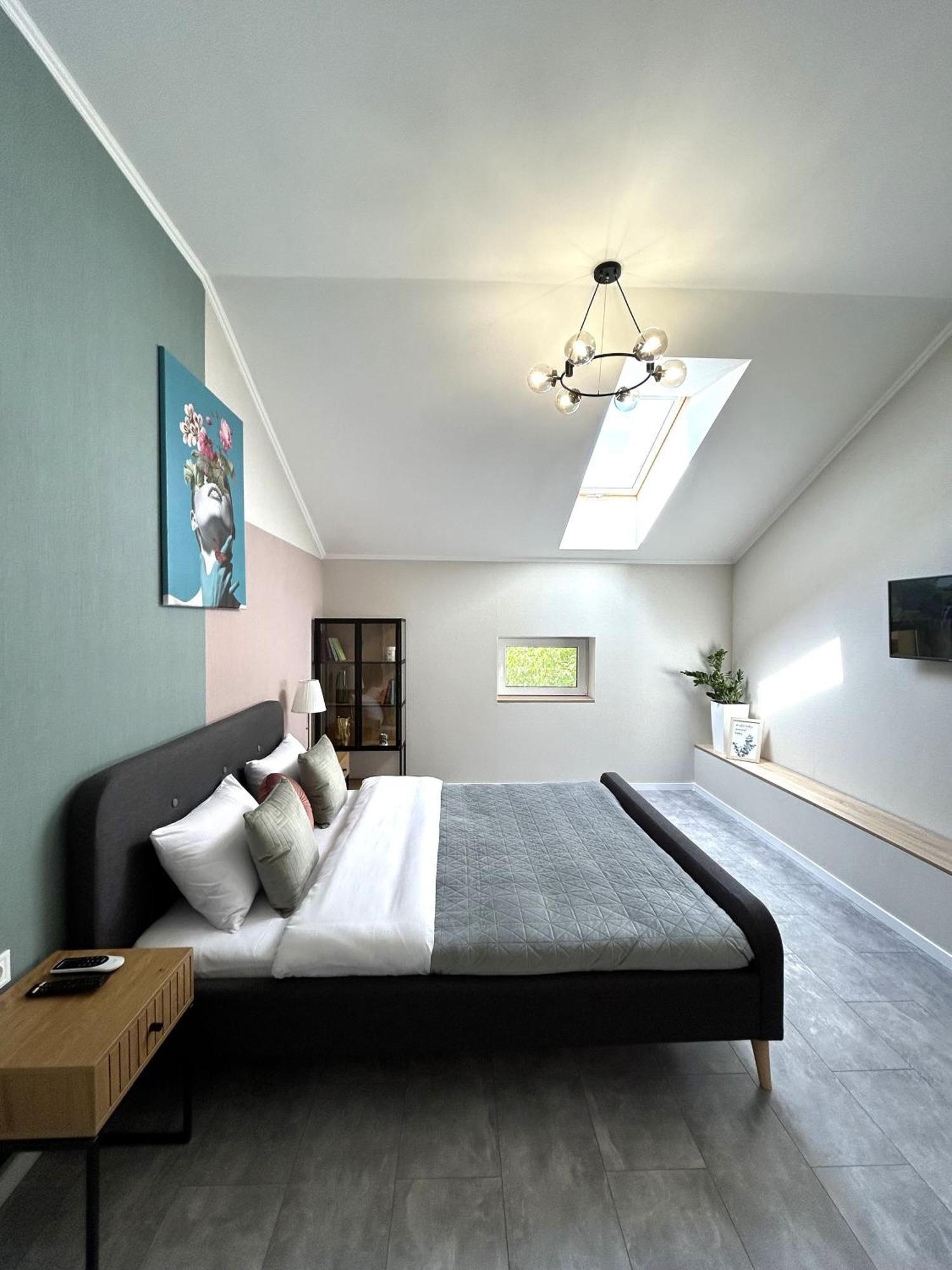 Modern Apartment, 5Mins To Rynok Square Lviv Exterior foto