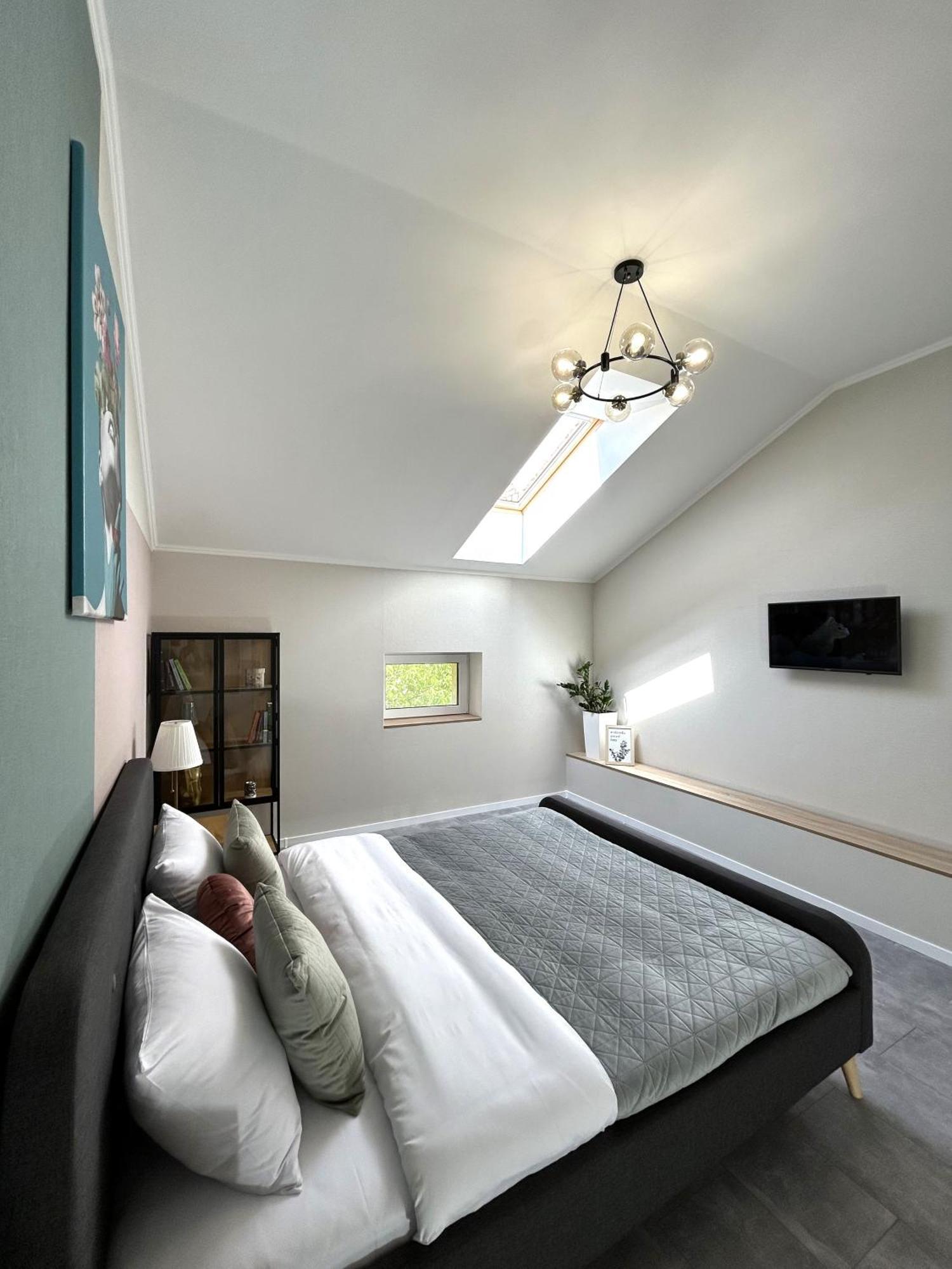 Modern Apartment, 5Mins To Rynok Square Lviv Exterior foto